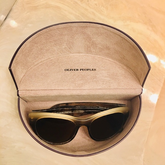 Diff 2 toned sunglasses like new n case main image 7